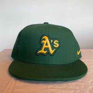 NWOT Oakland A’s/Athletics Nike Snapback/trucker hat